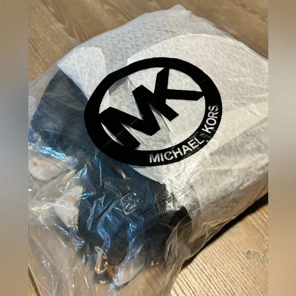 NWT! 🖤 MICHAEL Michael Kors • Fulton Large Leather Shoulder Bag - Black / Gold - Picture 6 of 16